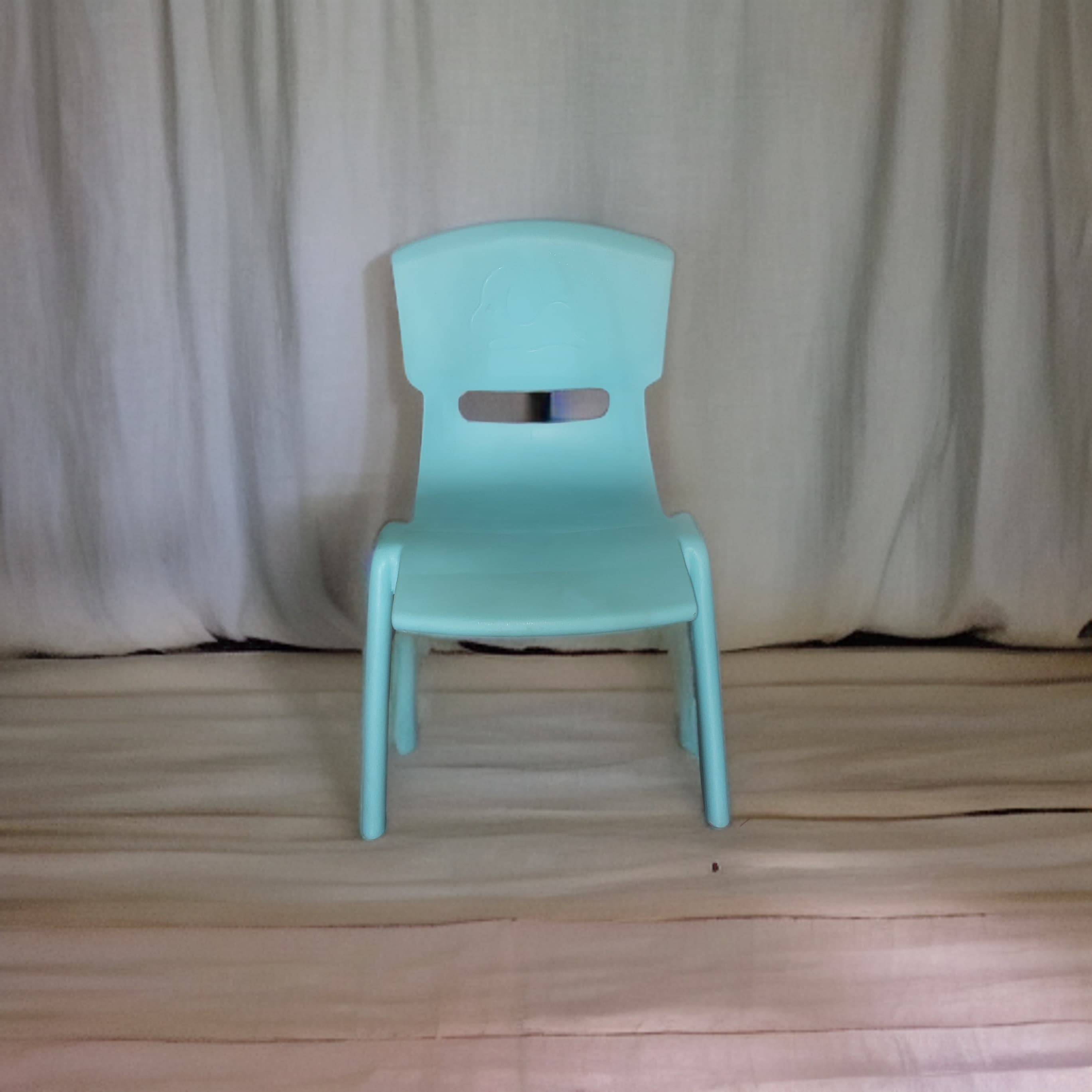 kids Plastic Chair / የልጆች ወንበር