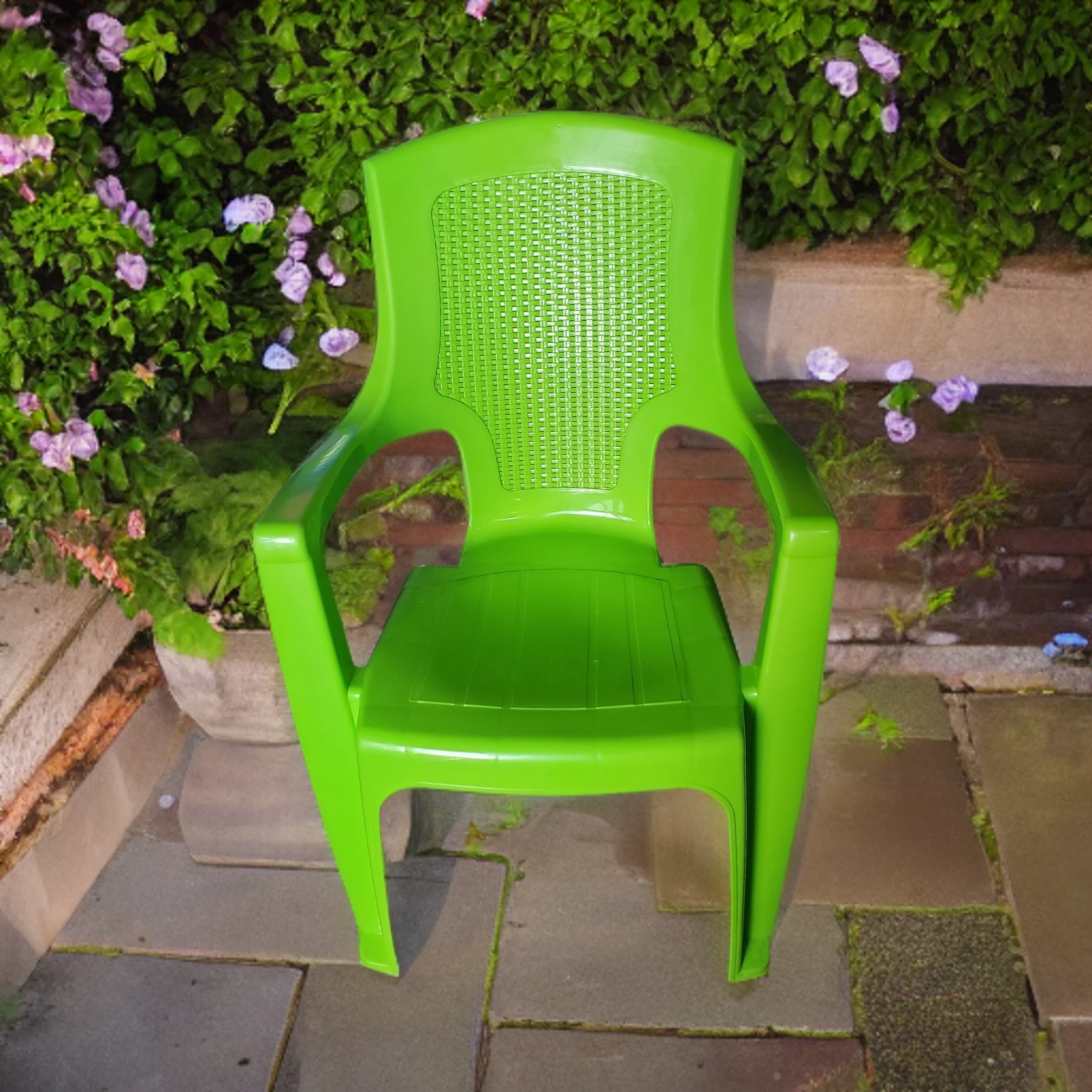 Plastic Armchair / ባለ ድጋፍ ወንበር